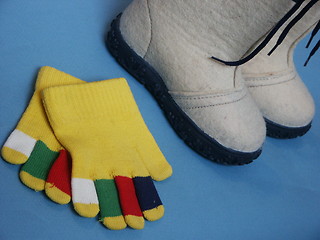 Image showing Valenoks and gloves