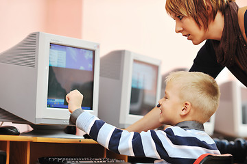 Image showing it education with children in school