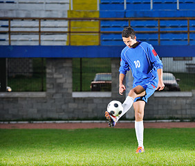 Image showing football player in action