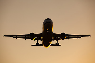 Image showing Flying aircraft