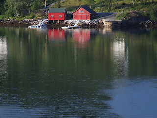 Image showing Houses by the seaside