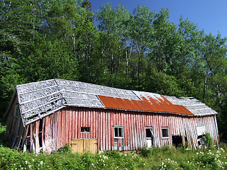 Image showing Old building falling apart