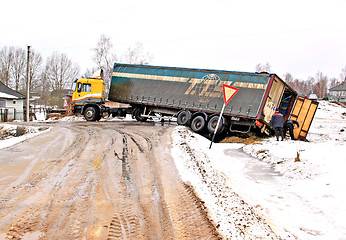 Image showing car damage on slippery road