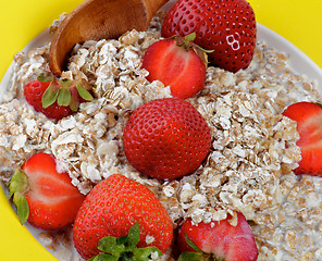 Image showing Strawberries with Flakes