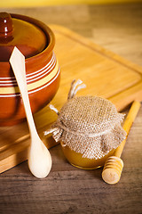 Image showing jar of honey, Close up 