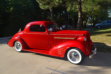 Image showing Old 1936 car.