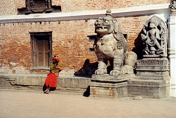 Image showing brahman and lion statue in kathmandu