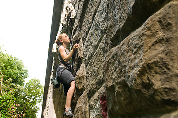 Image showing Female rock climber