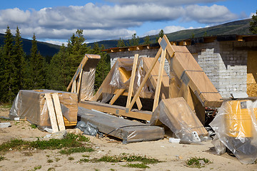 Image showing Construction cottage with garage