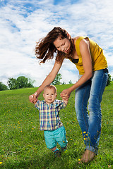 Image showing infant learn how to walk