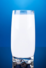 Image showing Full glass of fresh cow milk 