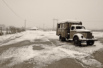 Image showing abandoned old truck in winter