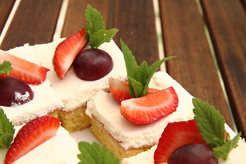 Image showing strawberries cake 
