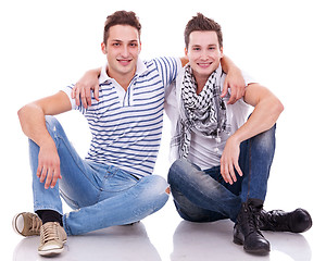 Image showing two friends smiling to the camera