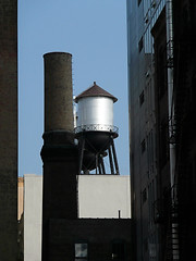 Image showing Water tank atop Manhattan building