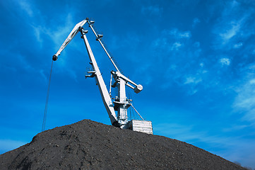 Image showing crane at heap of gravel