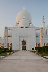 Image showing Abu Dhabi Sheikh Zayed White Mosque 