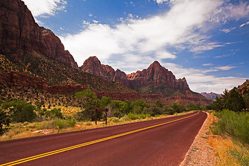 Image showing The road in Zion Canyon 