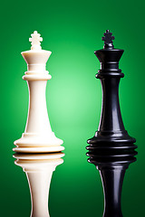 Image showing black and white kings