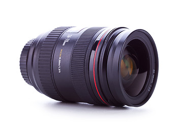 Image showing side view of a 24-70 zoom lens