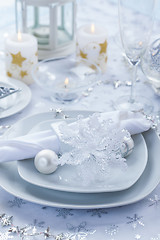 Image showing Place setting in silver and white for Christmas