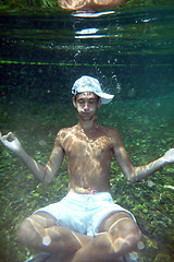 Image showing man underwater in the pool