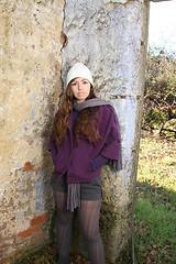 Image showing  beautiful woman in an autumn park 