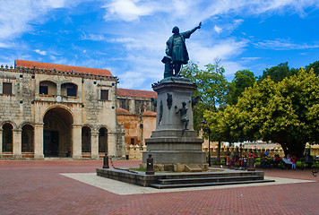 Image showing Christopher Columbus Statue and Plaza