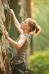 Image showing Female rock climber
