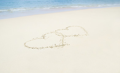 Image showing hearts drawn in the sand