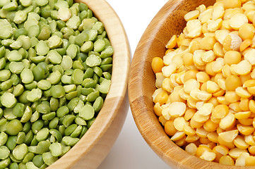 Image showing Green and Yellow Peas