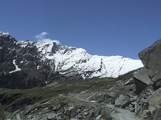 Image showing Road to Himalayan peak