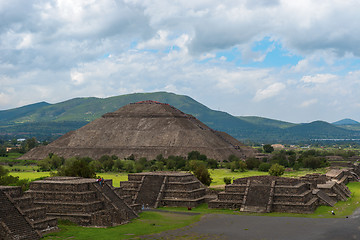 Image showing Pyramid of the Sun as viewed from pyramid of the Moon, Mexico