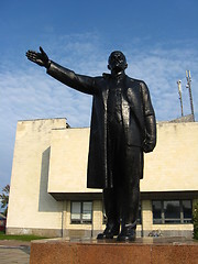 Image showing The big and black monument to Lenin