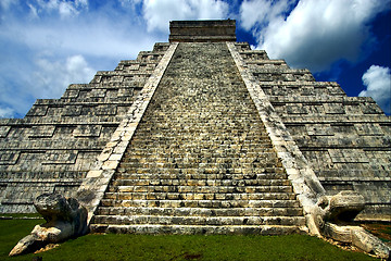 Image showing heads in chichen itza