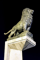 Image showing lion sculptures against bright 