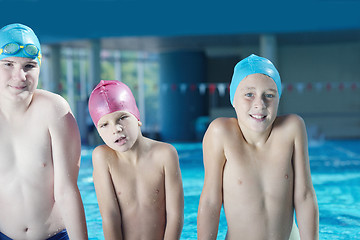 Image showing happy children group  at swimming pool