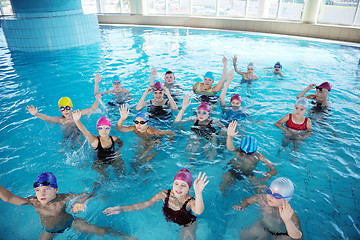 Image showing happy children group  at swimming pool