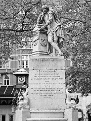 Image showing Shakespeare statue