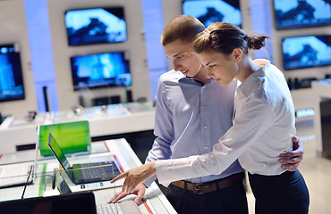 Image showing people buy  in consumer electronics store