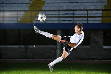 Image showing football player in action