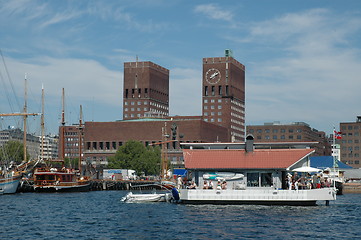 Image showing Houseboat outside Oslo town hall