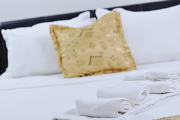 Image showing towels in hotel room