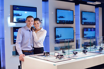 Image showing people buy  in consumer electronics store