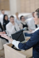 Image showing business woman giving presentation