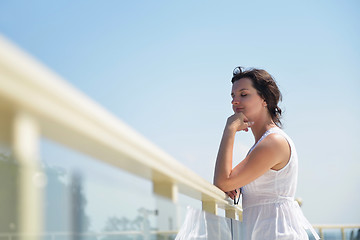 Image showing happy woman outdoor