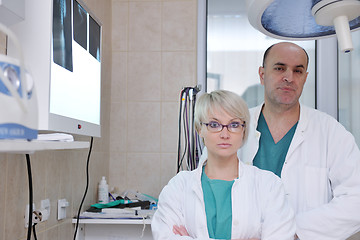 Image showing veterinarian and assistant in a small animal clinic