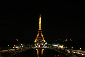 Image showing eiffet tower in paris at night