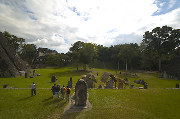 Image showing tourists tikal