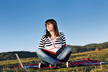 Image showing teen girl study outdoor